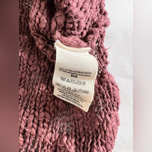 Free People Pretty Pointelle Open-Knit Vee Sweater‎ in Rose Glow Size Small - Picture 7 of 11
